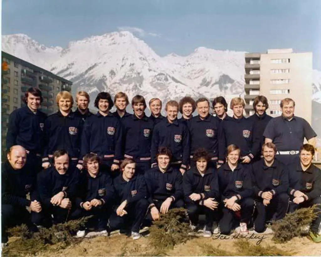 El Milagro en el Hielo de 1980: El Equipo Olímpico de Hockey de EE. UU. - Who won the 1976 Olympics in hockey 1976 olympic hockey team - Who won the 1976 Olympics in hockey